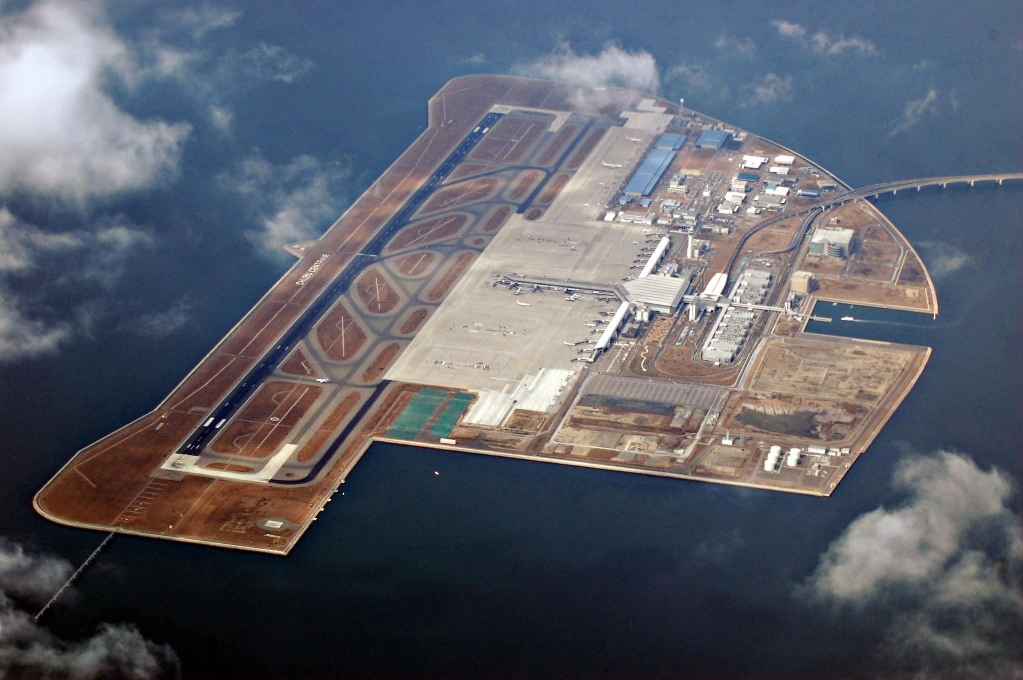 Sân bay Chubu Nagoya - Central Japan International Airport nằm trên một hòn đảo nhân tạo